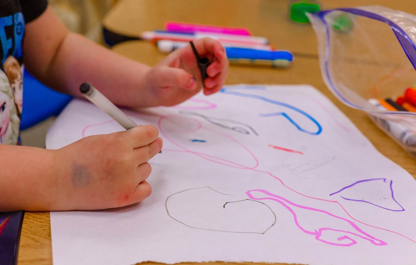 « Ils sont heureux de les voir exposés » : l'avenir des dessins d'enfants.