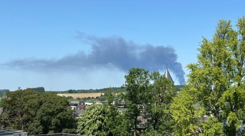 Incendie à Tubize : hélicoptère bombardier d'eau attendu, feu maîtrisé