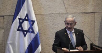 Israël intensifie ses frappes au Liban dans la guerre au Moyen-Orient.