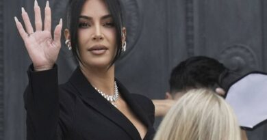 Kim Kardashian paie la caution d’un homme suspecté de meurtre aux États-Unis.
