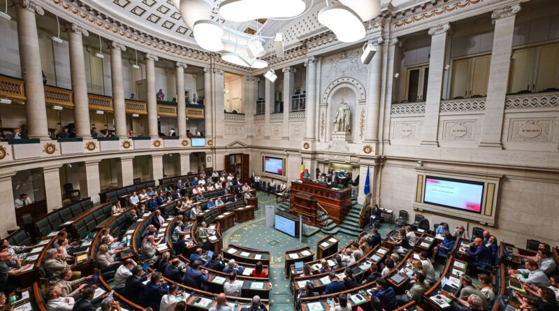 La Chambre adopte la réforme des pensions de la coalition Arizona.