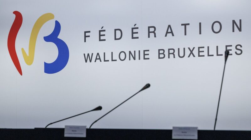 La Fédération Wallonie-Bruxelles dans le rouge : réduire les dépenses ?