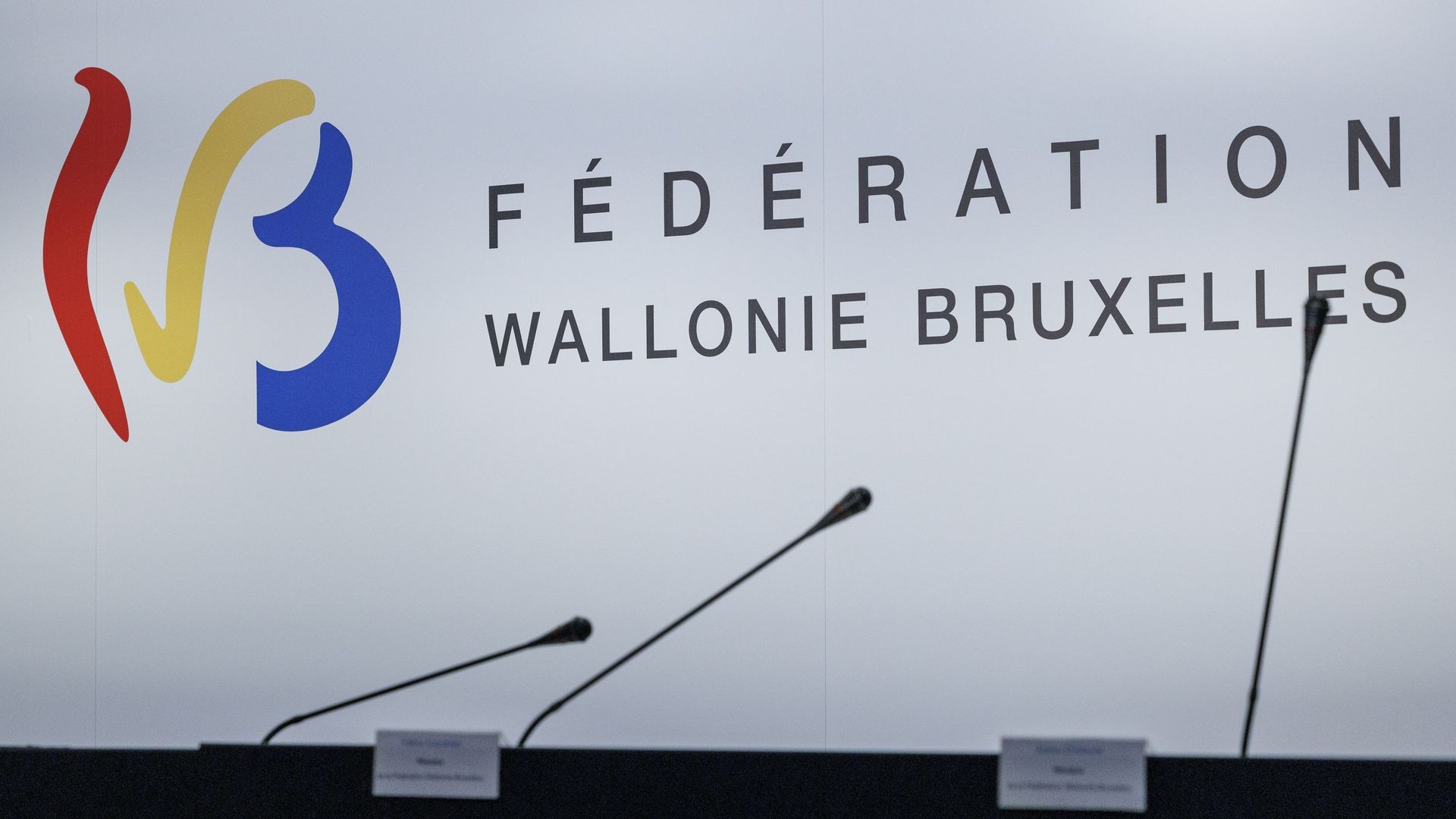 La Fédération Wallonie-Bruxelles dans le rouge : réduire les dépenses ?