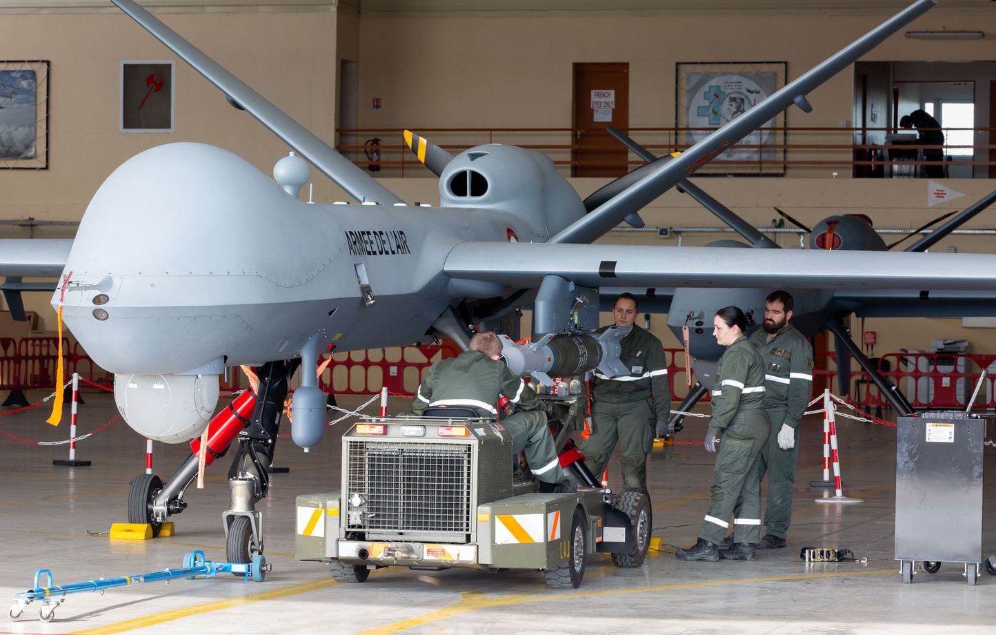 La France a une « forte dépendance » militaire envers l'étranger, selon un rapport