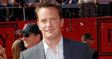 La mère de Matthew Perry critique l'ancien assistant avant le verdict