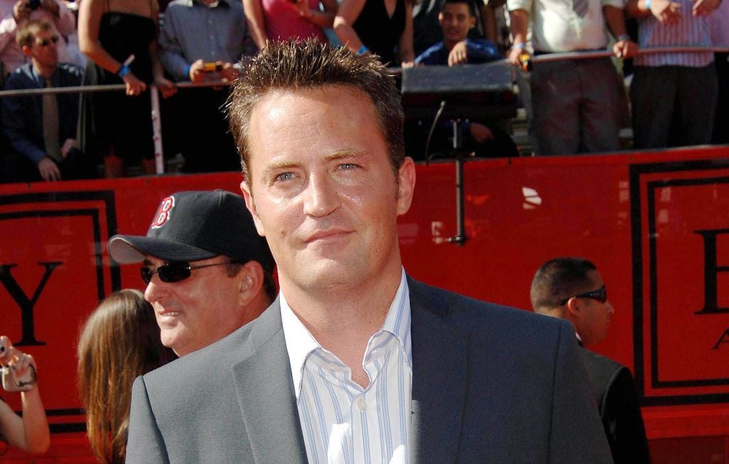La mère de Matthew Perry critique l'ancien assistant avant le verdict