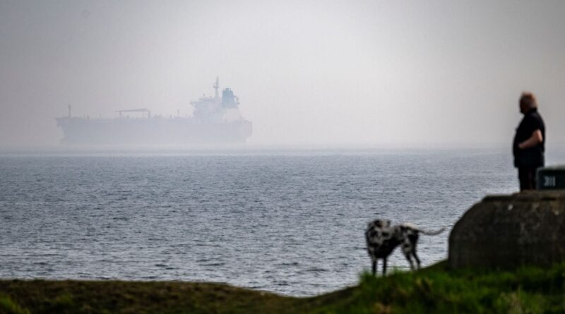 La Suède intercepte un navire soupçonné d'appartenir à la flotte russe.