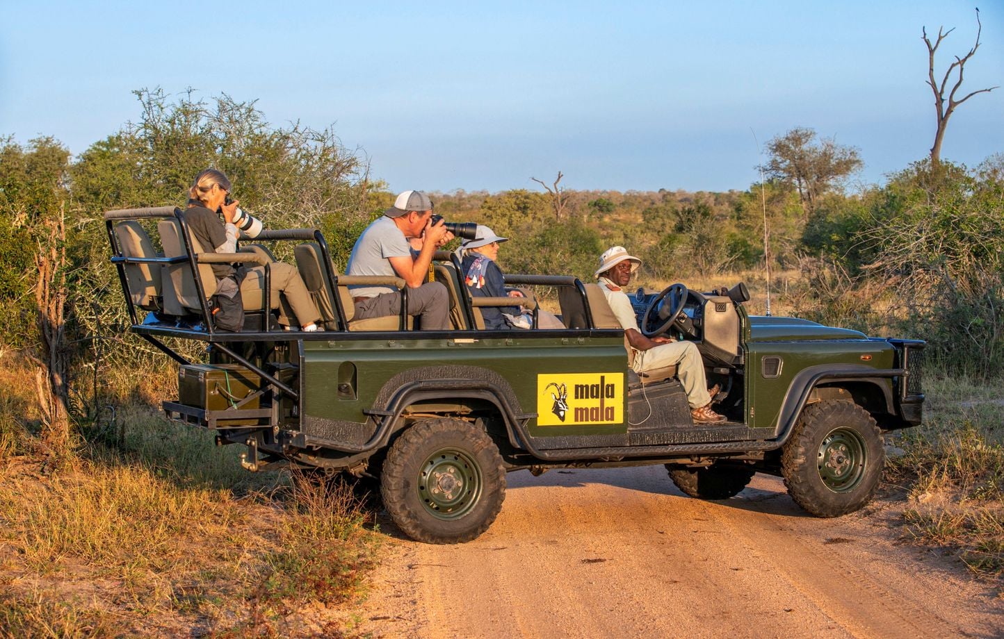 L’Afrique du Sud ne relâche pas la sécurité après le meurtre de deux touristes.