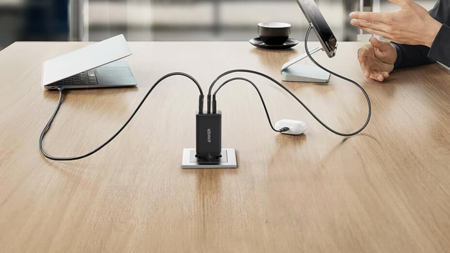 Le chargeur Anker 65W multi-ports à prix réduit pour voyager ?
