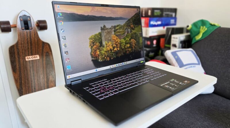 Le laptop gamer Asus 18″ 240 Hz RTX 5070 ne baisse pas de 600 €