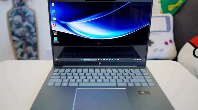 Le laptop OLED HP allie légèreté et performance, moins 300 euros.