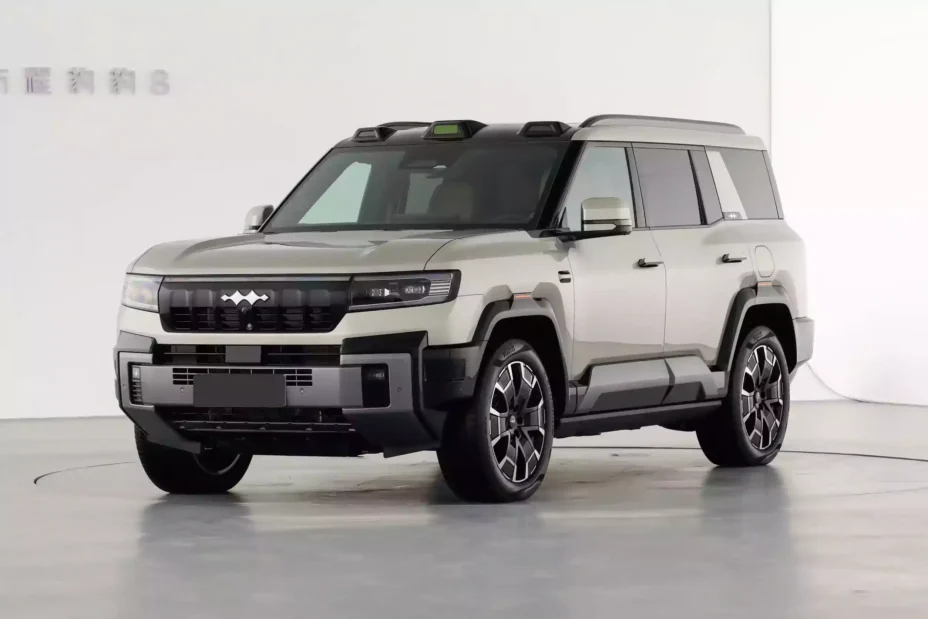 Le nouveau SUV de BYD ne roule que sur 3 roues.