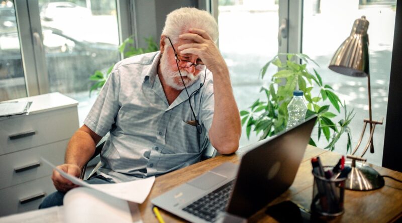 Les absences des travailleurs âgés de 65 ans et plus augmentent de 50 % en un an.