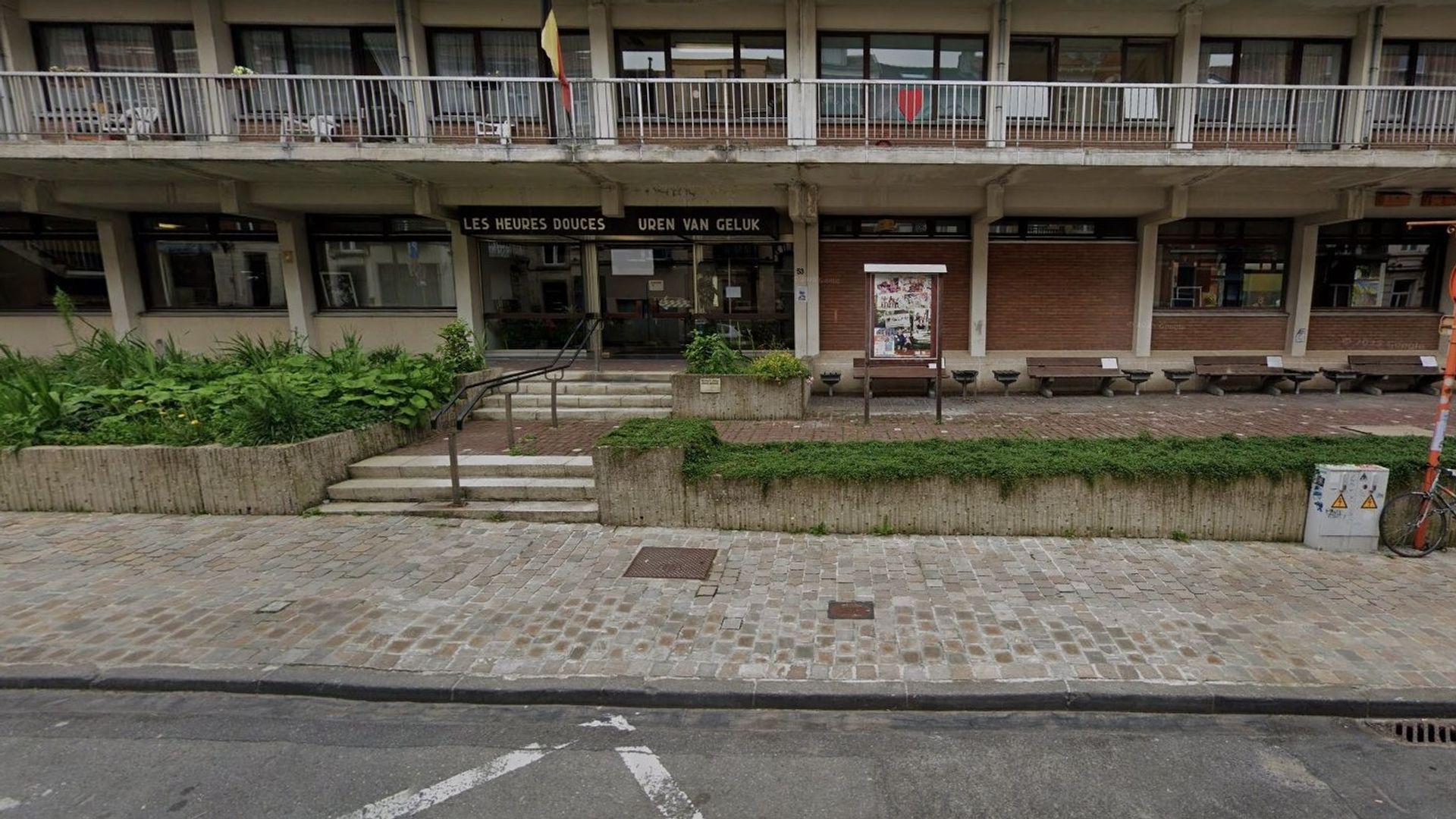 Les familles du collectif "On est là" relogées à Ixelles.