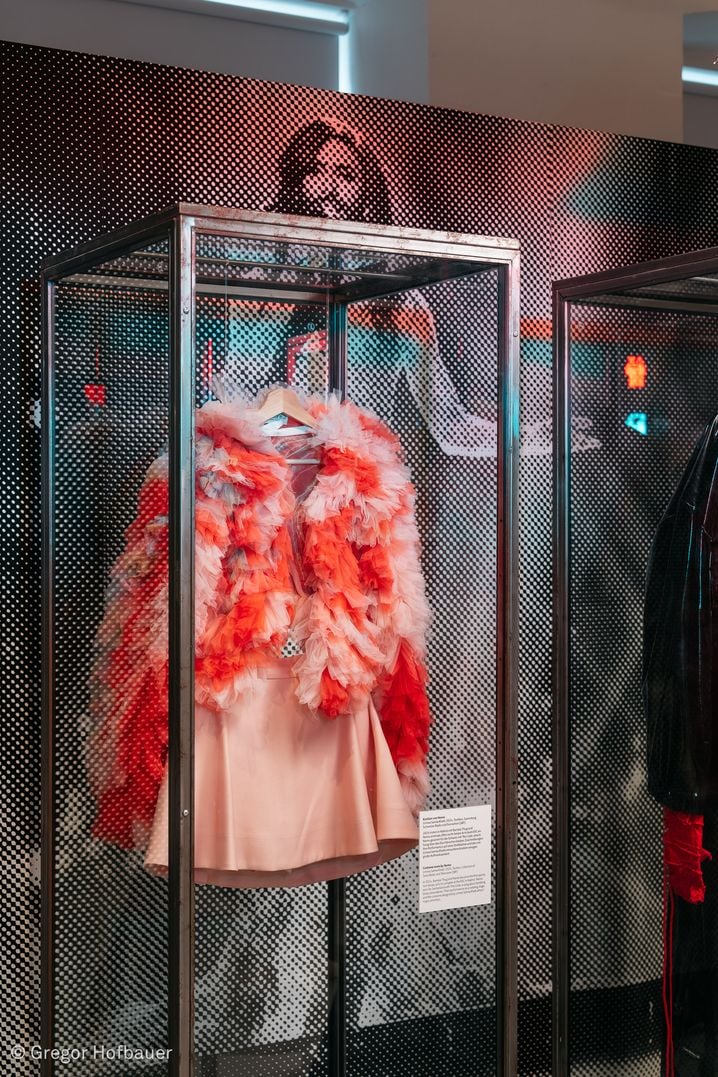La tenue portée par l'artiste suisse Nemo qui a remporté l'Eurovision 2024.