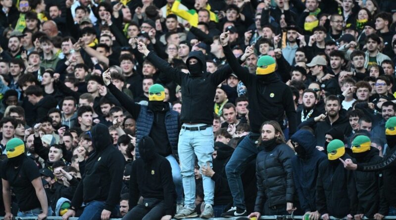 Ligue 1 : Envahissements et supporteurs cagoulés à Nantes et Nice