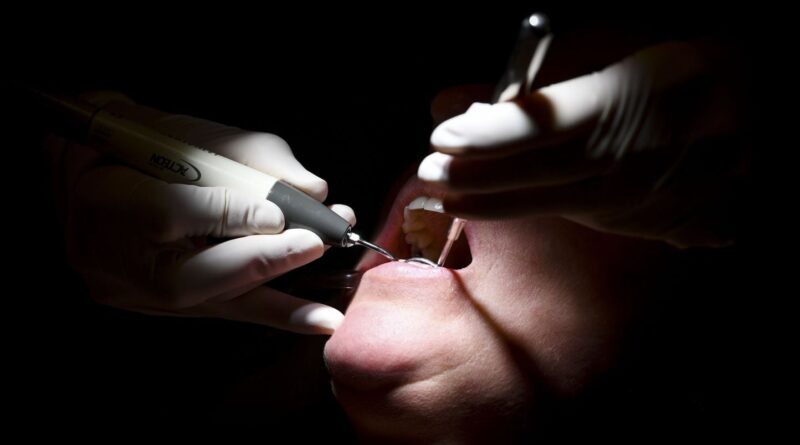 Lozère : Un ex-dentiste condamné pour mutilations, violences et escroquerie