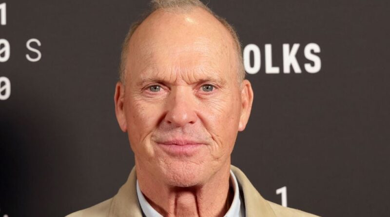 Michael Keaton ne se remet pas d'une scène avec Glenn Close dans « Le Journal »