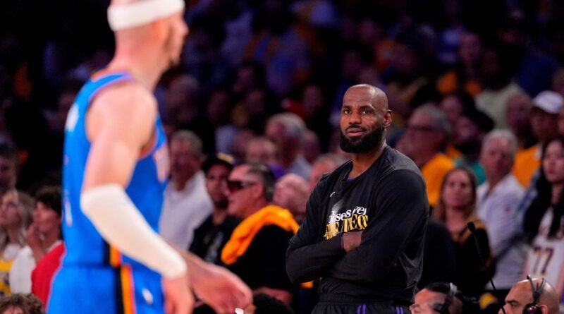 NBA : Éliminé des playoffs, LeBron James s'interroge sur sa carrière