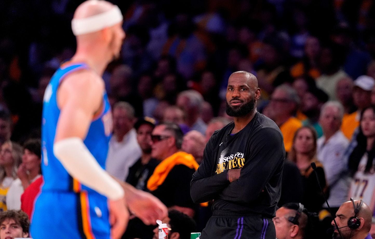NBA : Éliminé des playoffs, LeBron James s'interroge sur sa carrière