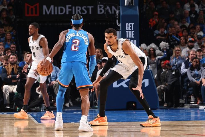 Troisième du classement du MVP de la saison dévoilé dimanche, Victor Wembanyama va affronter pour la première fois en play-offs, à partir de lundi soir, le désormais double MVP Shai Gilgeous-Alexander.