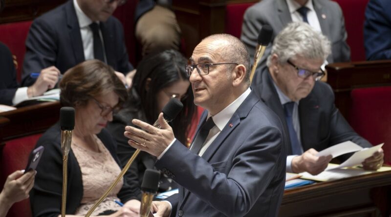 Nuñez soumet son projet de loi contre l'entrisme séparatiste.