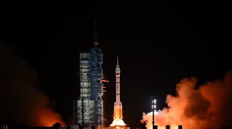 Objectif Lune : La Chine envoie trois hommes dans l’espace durant un an