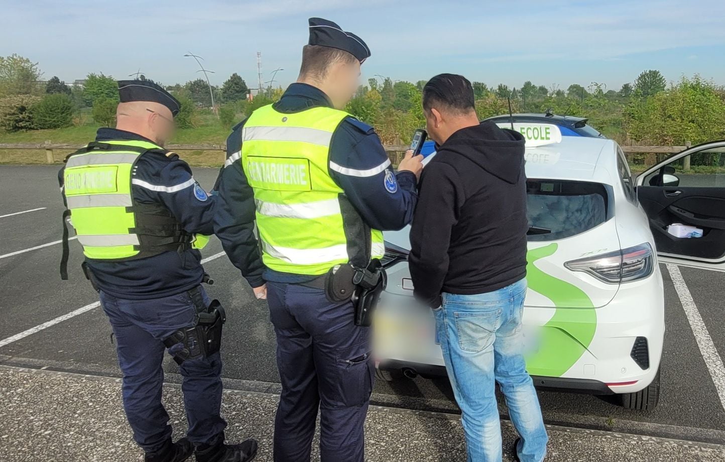 Oise : Un moniteur d'auto-école formait des jeunes malgré sa suspension de permis