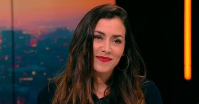 Olivia Ruiz présente son roman '¡Vamos!' sur le voyage d'une mère et son fils.