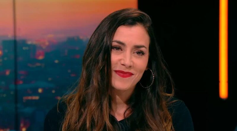 Olivia Ruiz présente son roman '¡Vamos!' sur le voyage d'une mère et son fils.