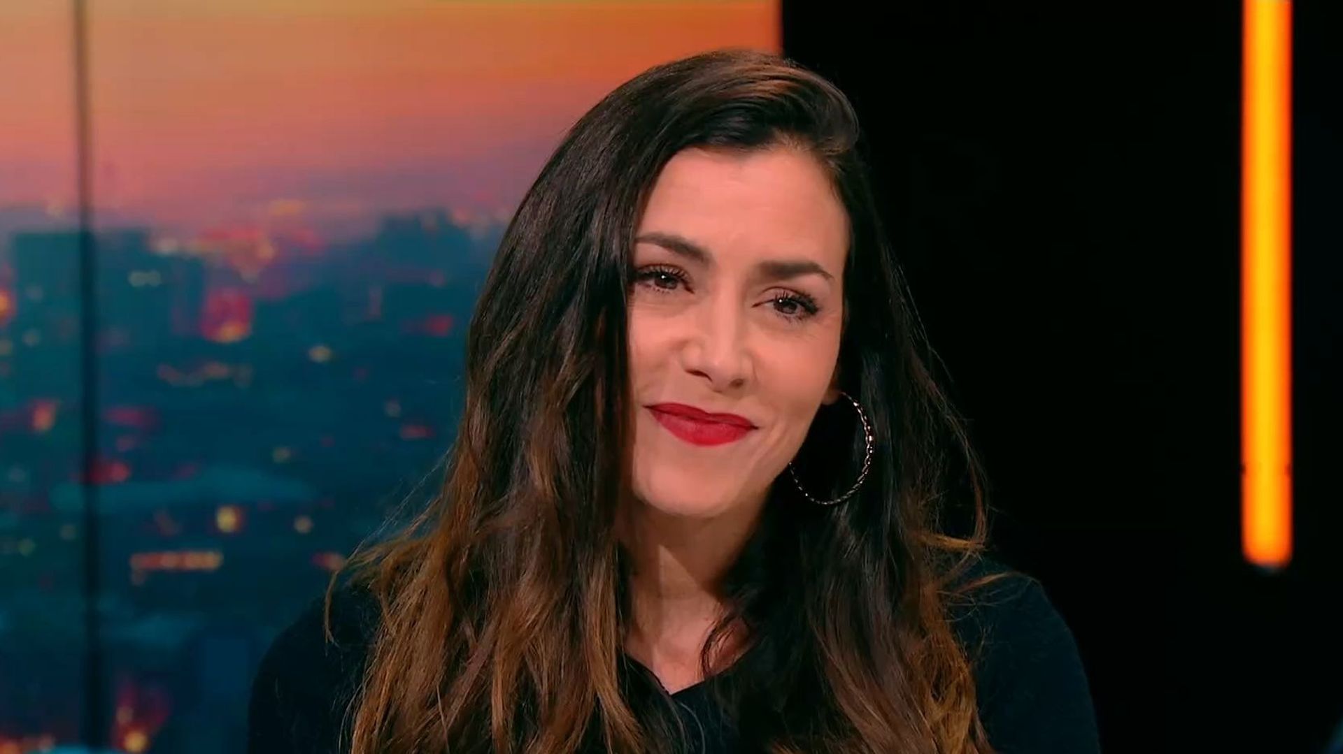 Olivia Ruiz présente son roman '¡Vamos!' sur le voyage d'une mère et son fils.