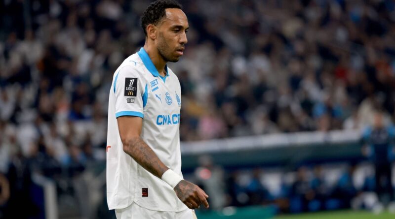 OM Circus : Aubameyang asperge un adjoint avec un extincteur, Beye écarté du groupe