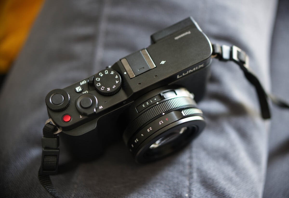 Lumix L10