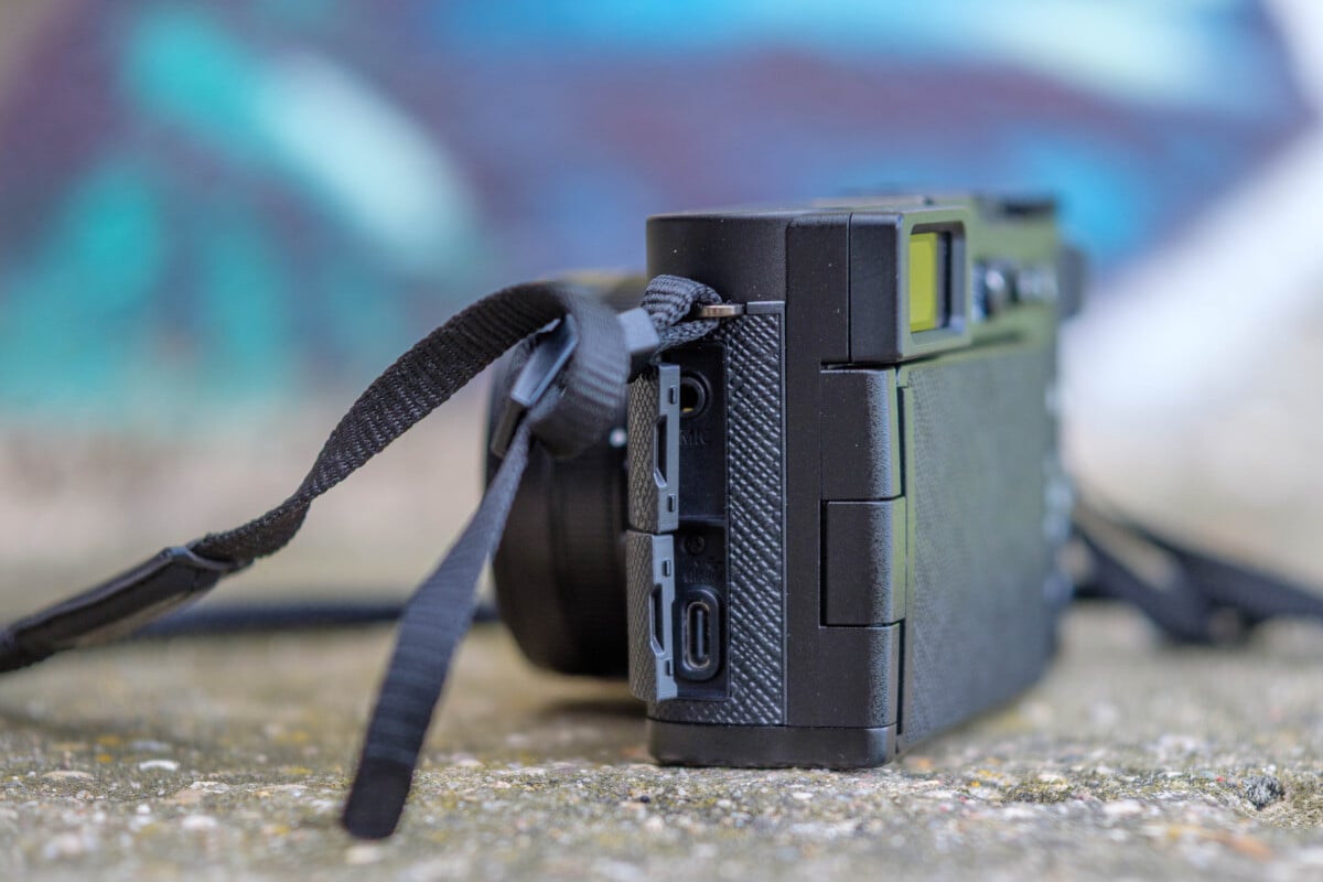 Lumix L10