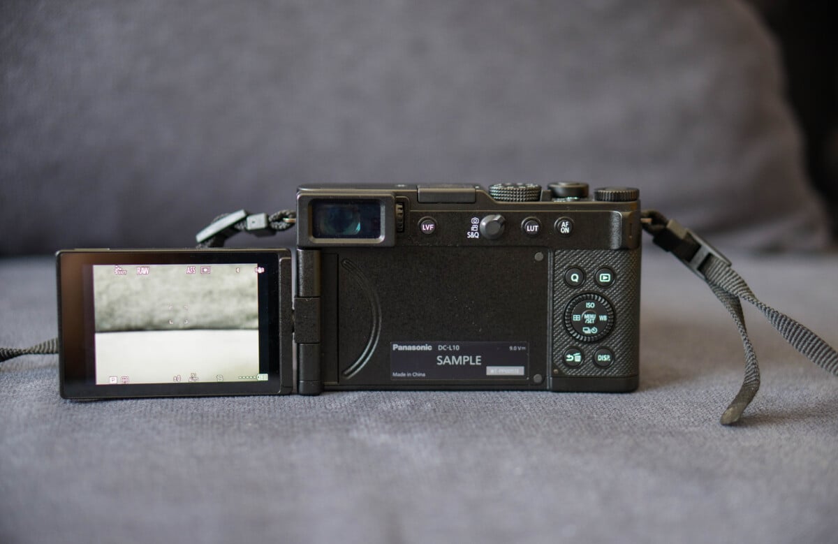 Lumix L10