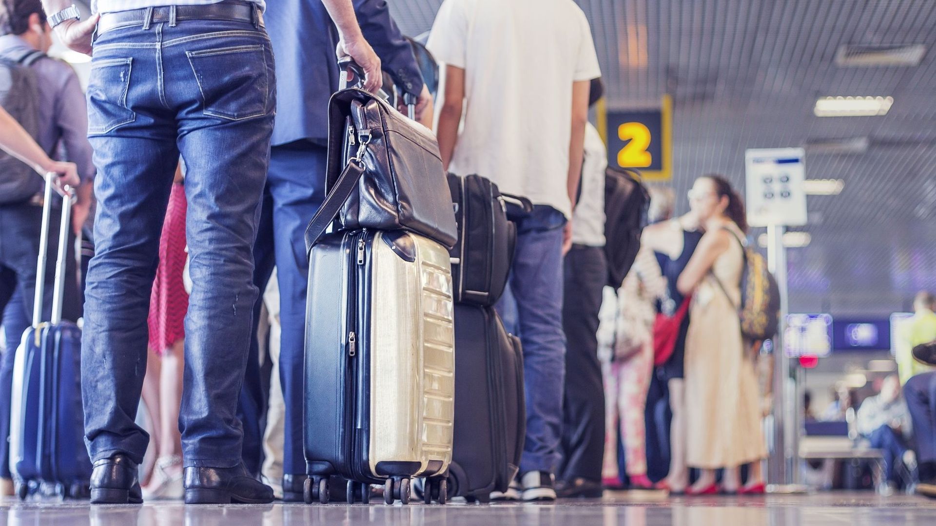 Panne de courant à l'aéroport de Charleroi : contrôles manuels perturbés.