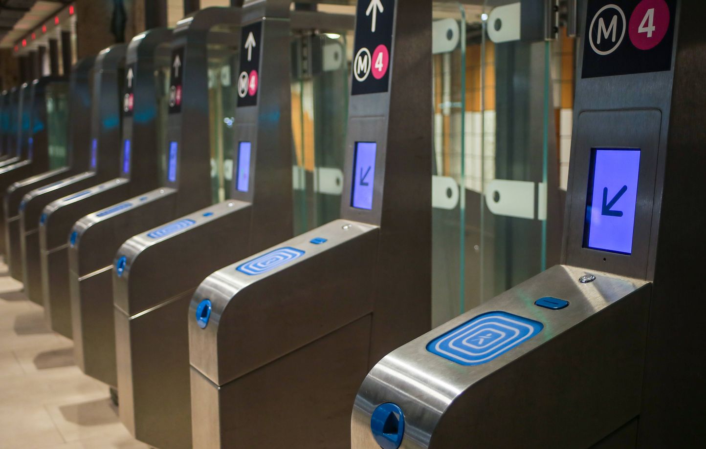 Paris : La carte bancaire servira de titre de transport en 2026