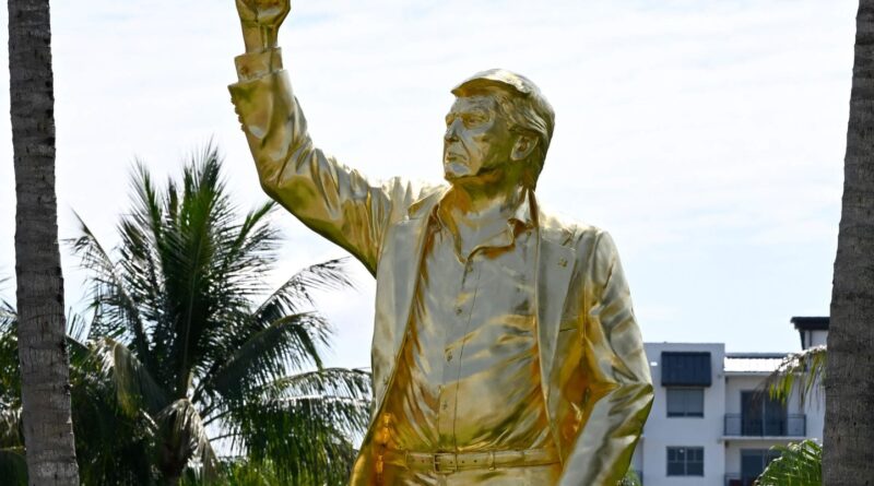 « Pas le veau d’or » : un pasteur défend la bénédiction d'une statue dorée de Trump