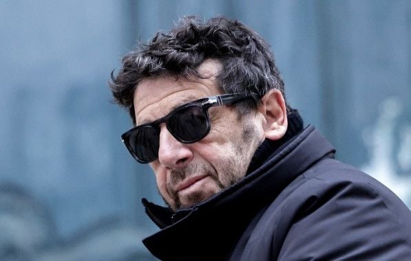 Patrick Bruel se déclare « mort professionnellement » et les faits le confirment.