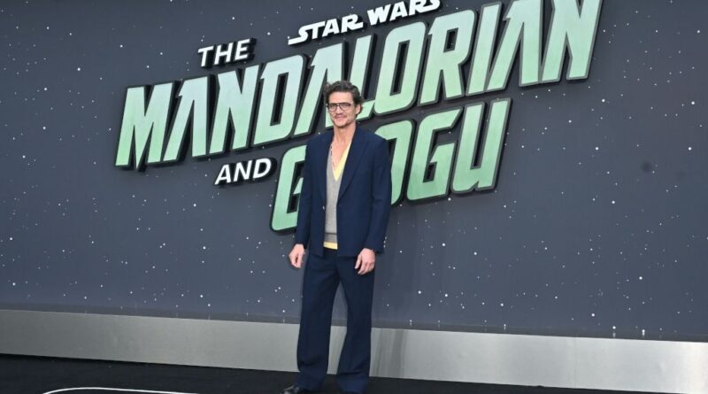 Pedro Pascal incognito à Disneyland surprend inoubliablement des visiteurs