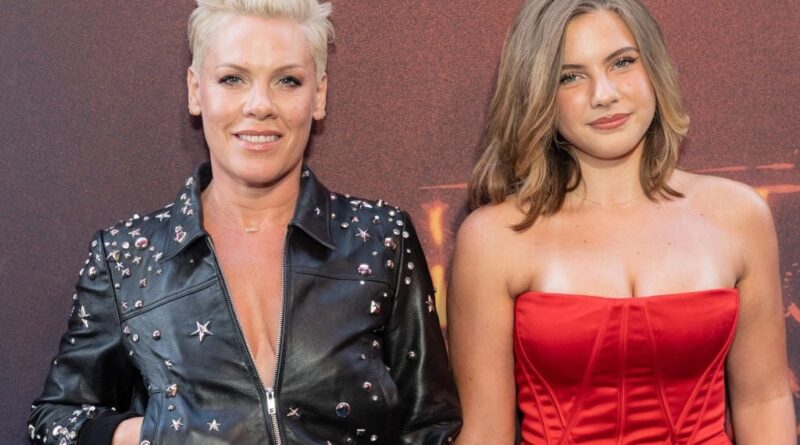 Pink oeuvre pour la réussite de sa fille Willow à Broadway.