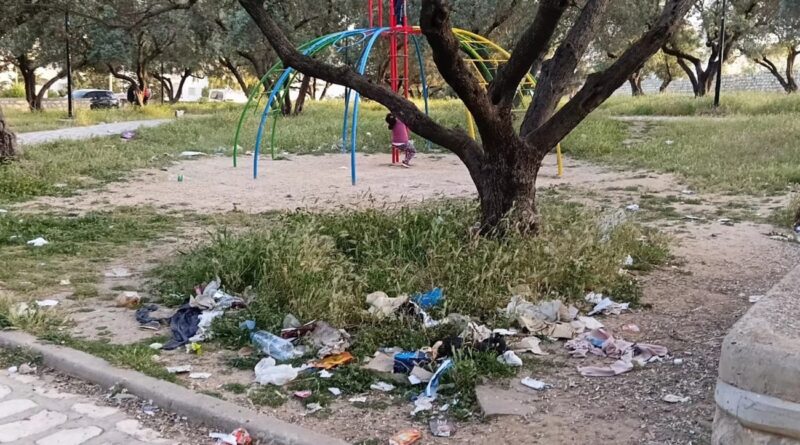 Pollution : Le parc « Al Hadiqa » ne respire plus sous les déchets.