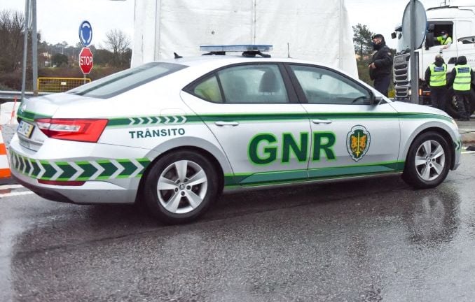 Portugal : Deux enfants français de 3 et 5 ans seuls sur une route