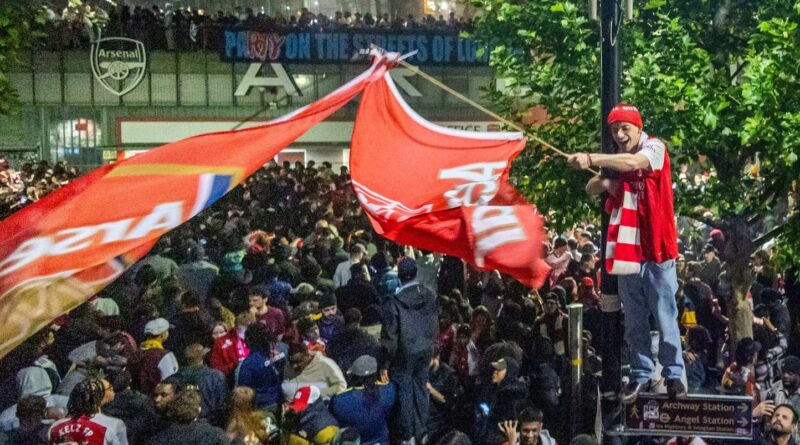 Premier League : Arsenal sacré champion, ambiance folle à l’Emirates Stadium