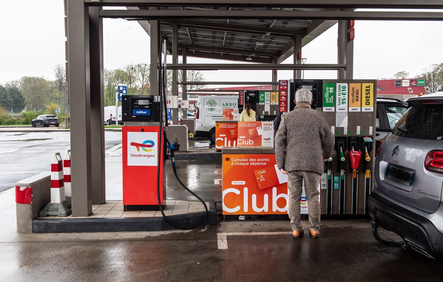 Prix des carburants : Philippe Tabarot et Maud Bregeon défendent TotalEnergies contre le « bashing »