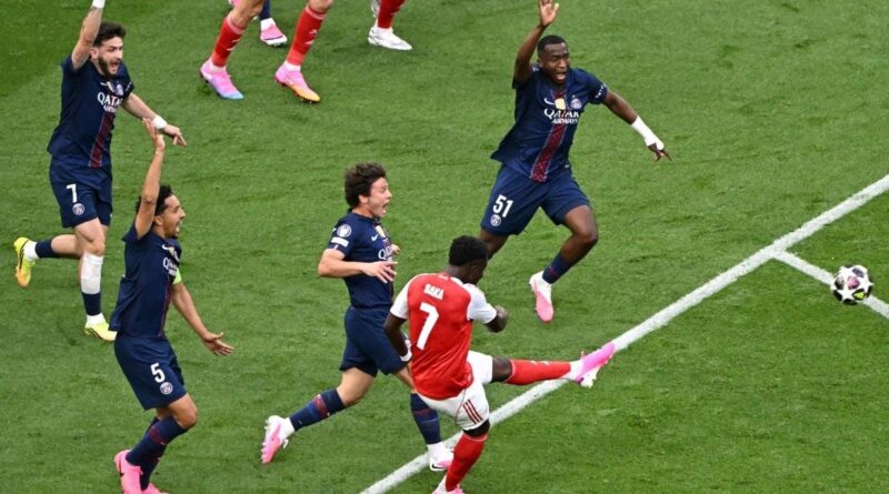 PSG-Arsenal : La main de Saka n’a pas été sanctionnée ?