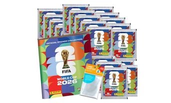 Quand on collectionne, Cristiano fait toujours plaisir : deux passionnés Panini ouvrent leurs albums.
