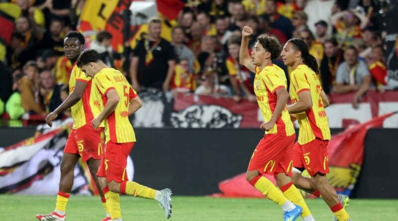 RC Lens : 16 ans, 11 secondes en pro, un but en C1 pour Mezian Mesloub