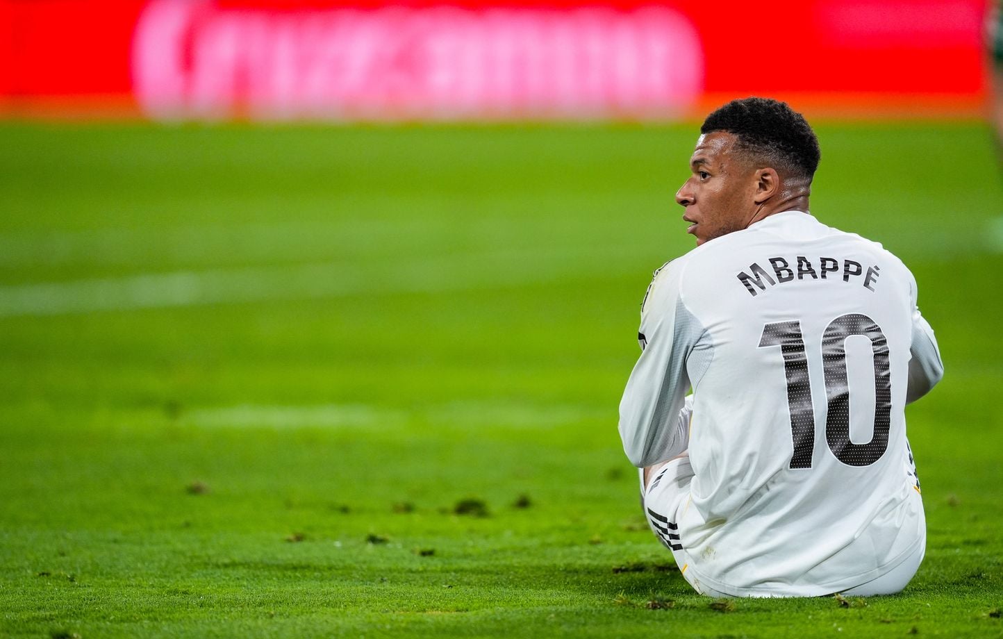 Real Madrid : Mbappé ne cesse d'être critiqué pour son escapade amoureuse