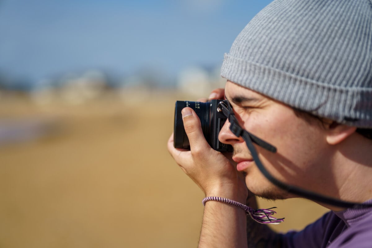 appareil photo porté au visage